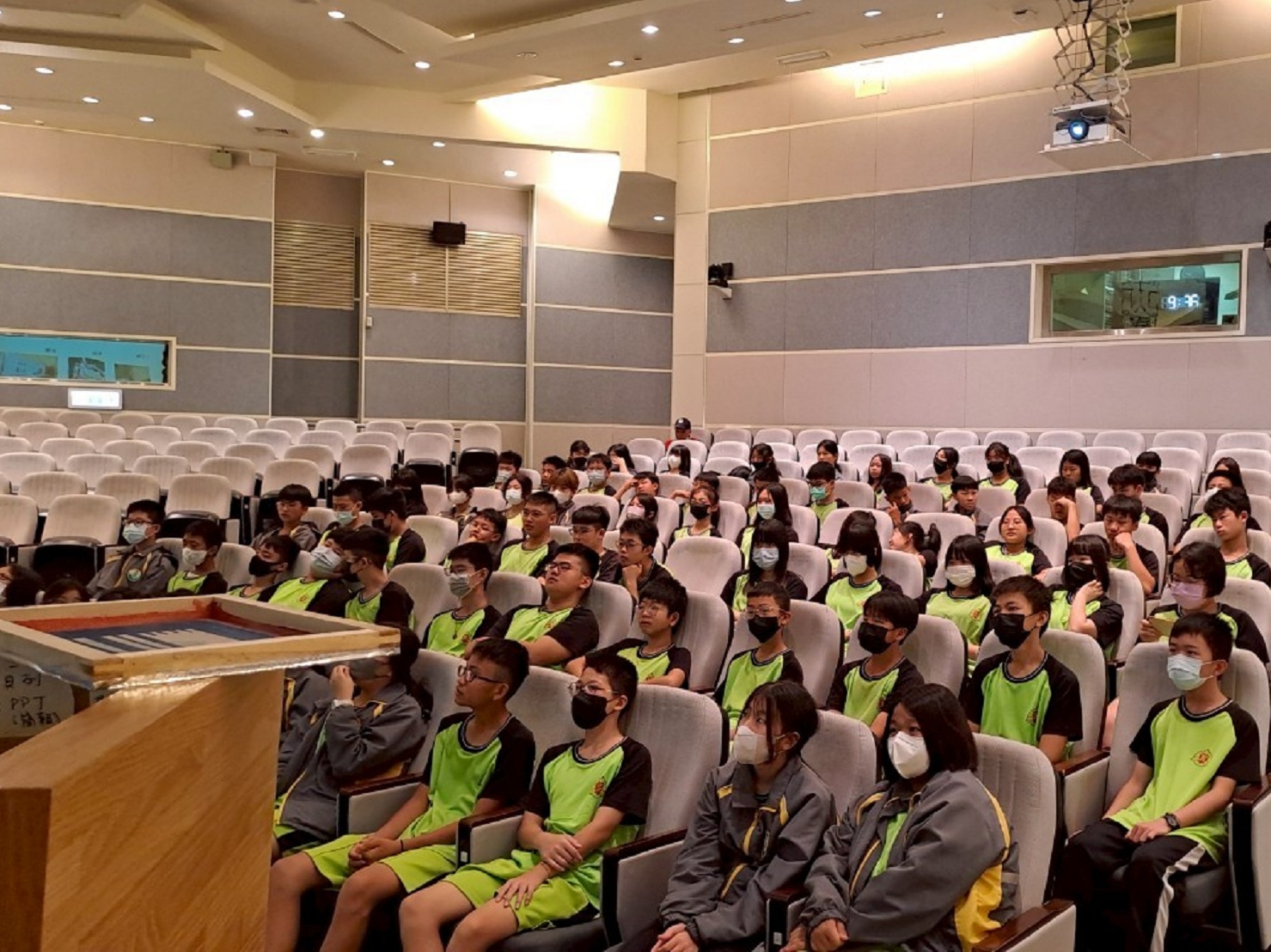 09_參觀新竹241藝術空間，動手做一幅屬於自己的展覽海報-1